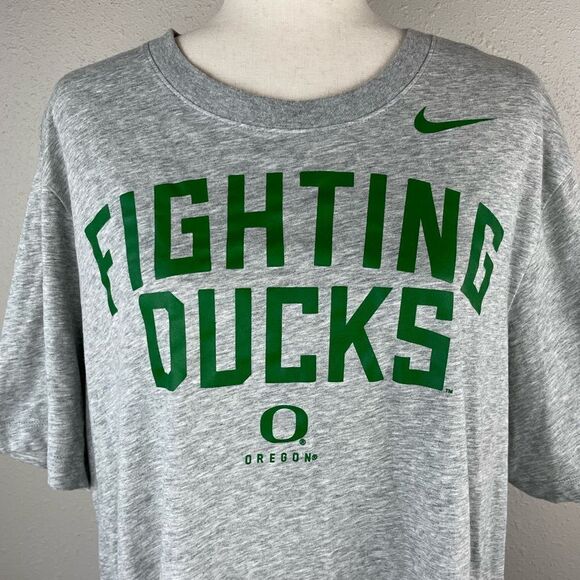 The Nike Tee Fighting Oregon Ducks Dri-Fit T-Shirt Size XL EUC - Picture 2 of 6